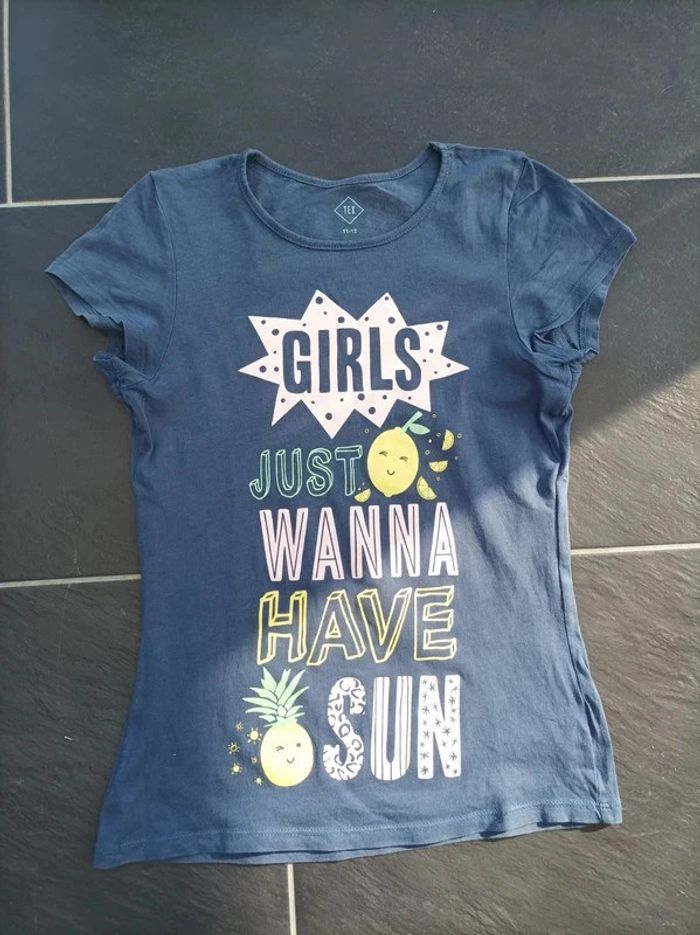 Joli tee-shirt "Girls just wanna have sun" fille 11-12 ans