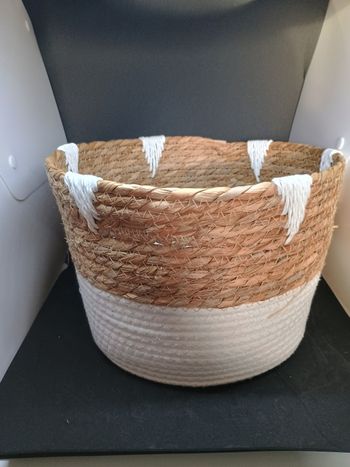 Superbe panier de rangement en osier