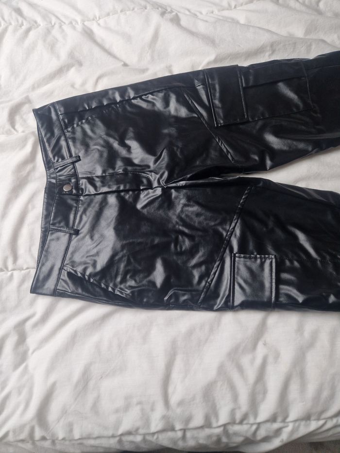 Pantalon cargo simili cuir homme - photo numéro 3