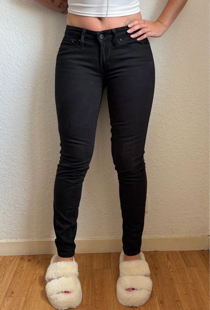 Jean levi’s noir demi curve slim femme mi taille / taille basse taille S/36 L32