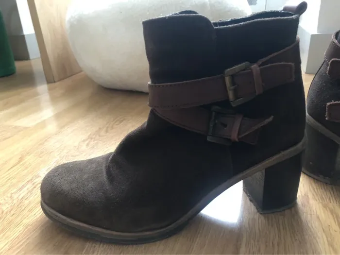 Bottines marron daim