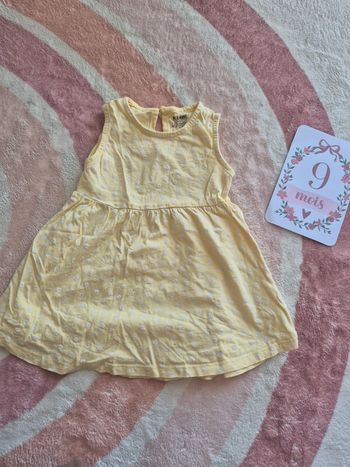 Robe jaune fleuris 9 mois