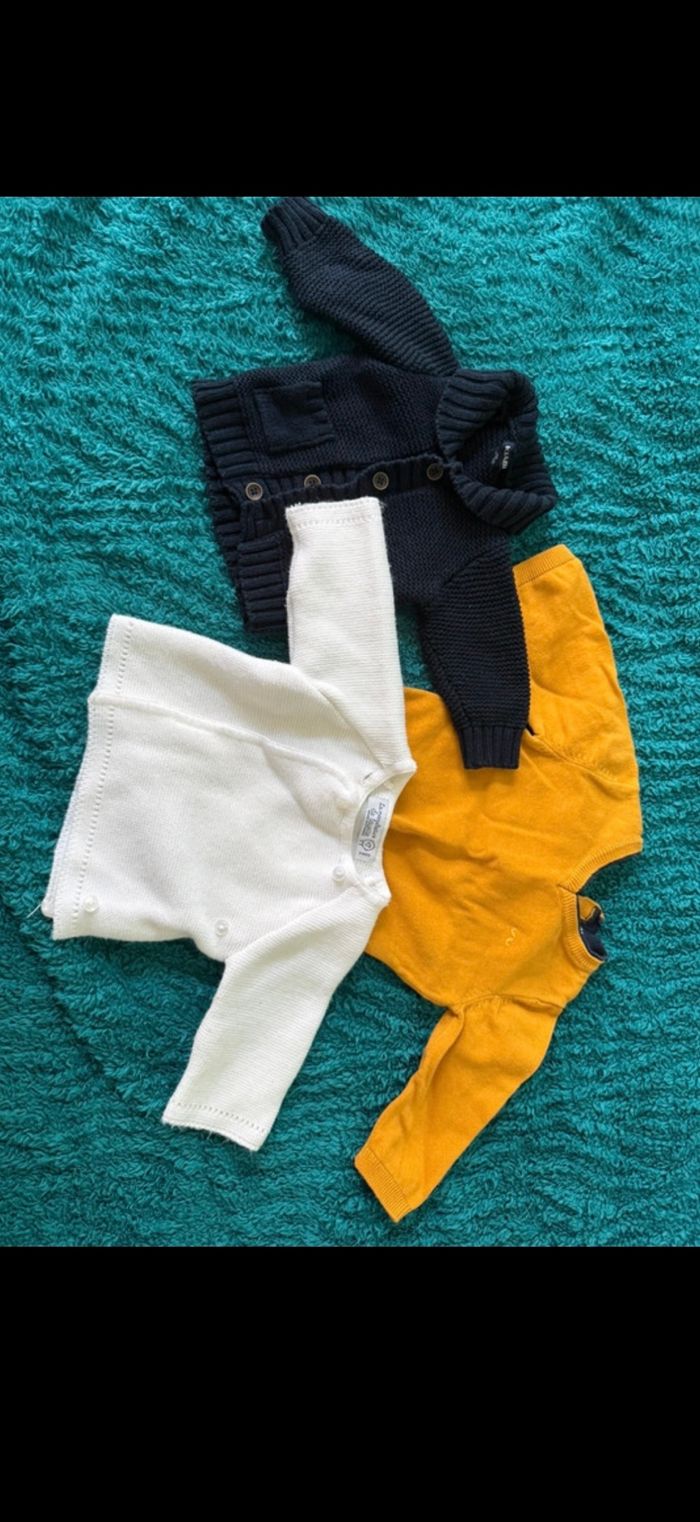 Lot de 12 gilets/pulls - photo numéro 3
