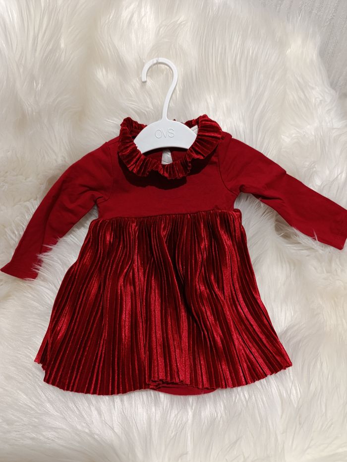 Robe en velours rouge - photo numéro 2