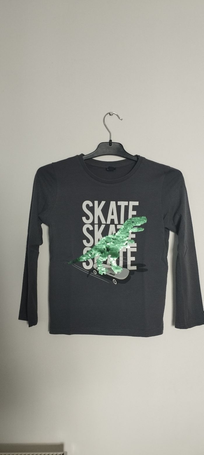 Tee-shirt manches longues garçon taille 8 ans