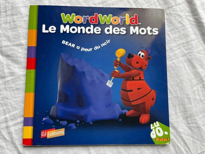 World Word le monde des mots Bear a peur du noir