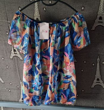 Blouse à motifs fleurs taille 38