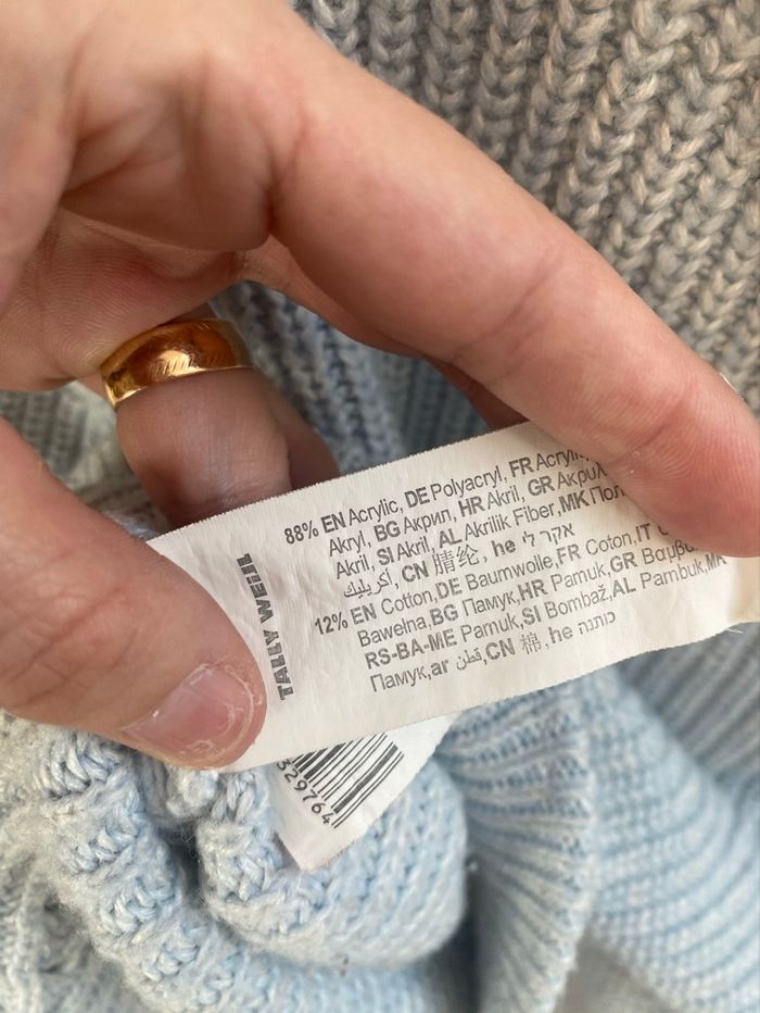 Pull maille ajourée bleu claire de chez Tally weilj taille 36 en TBE - photo numéro 2