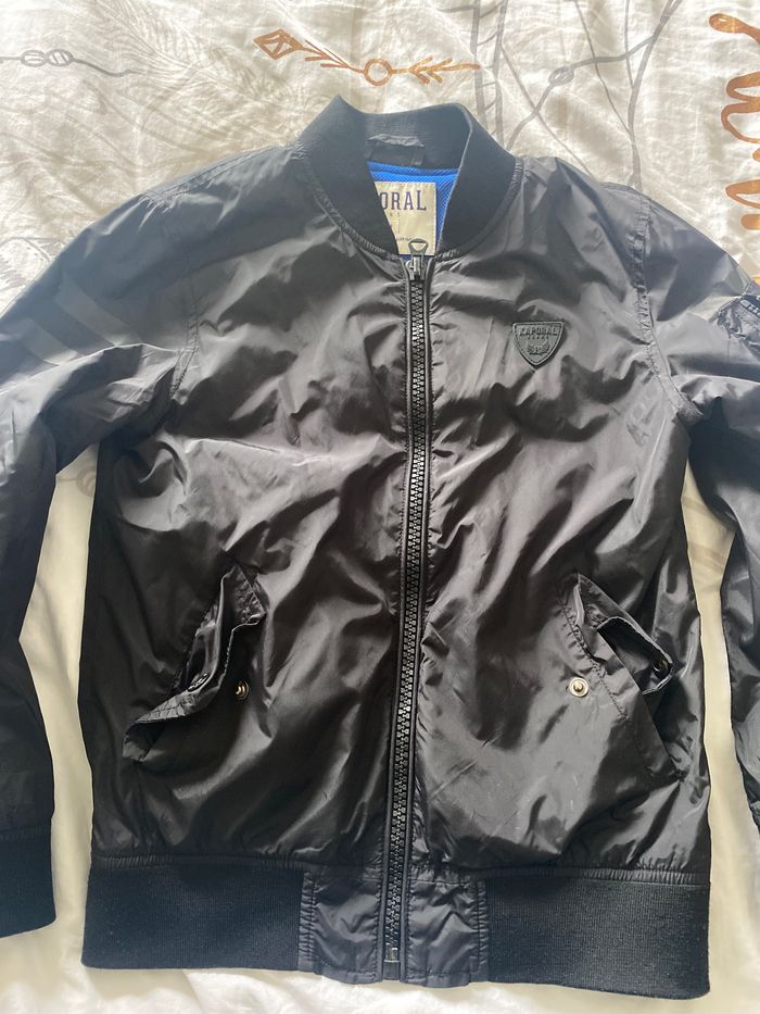 Veste fine noire type kway zippee kaporal 8 ans - photo numéro 2