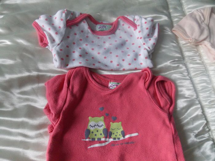 Lot de 8 bodys manches courte 6 mois - photo numéro 3