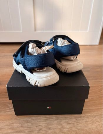 Sandale Tommy hilfiger taille 24