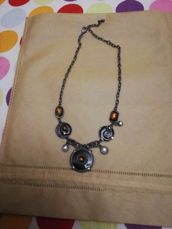 Collier noir et gris