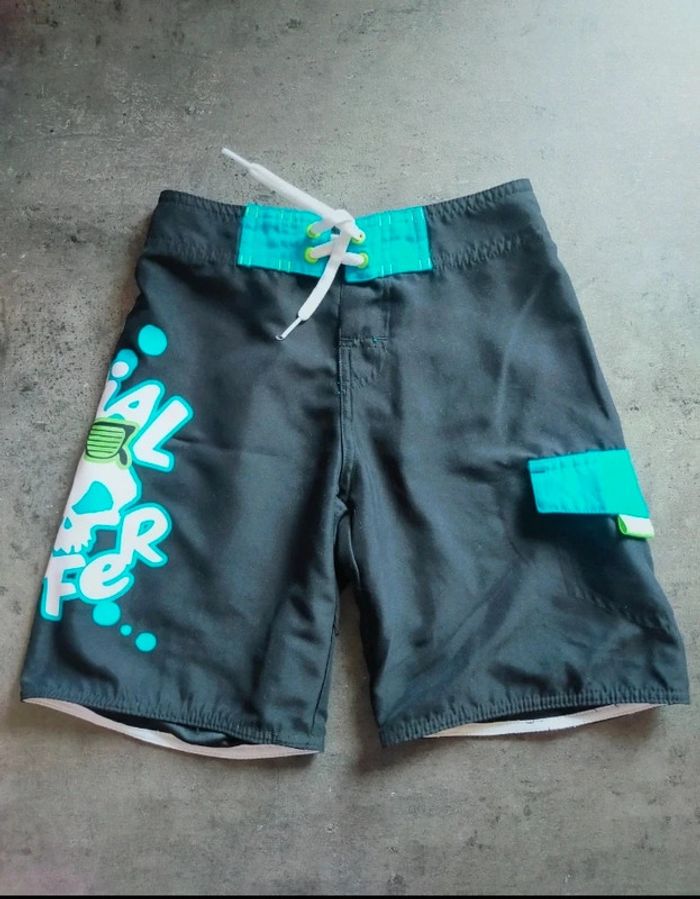 Short de plage taille 8 ans