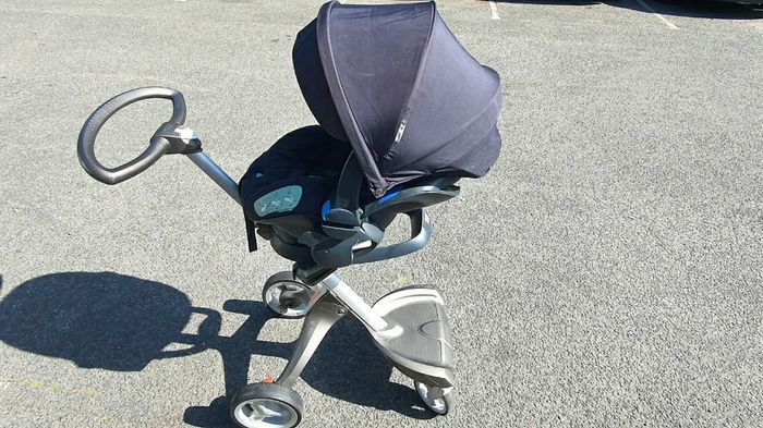 Poussette stokke trio 200 euros - photo numéro 2