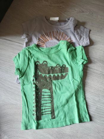 Lot 2 t shirt