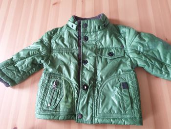 Blouson vert - Taille 9 mois