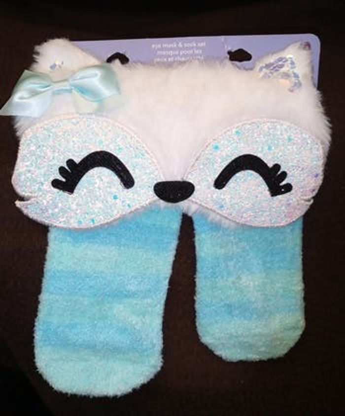 Chaussettes et masque renard assortis