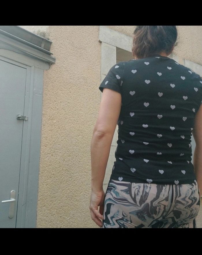 T shirt Adidas pour 38 ou petit 40 - photo numéro 2