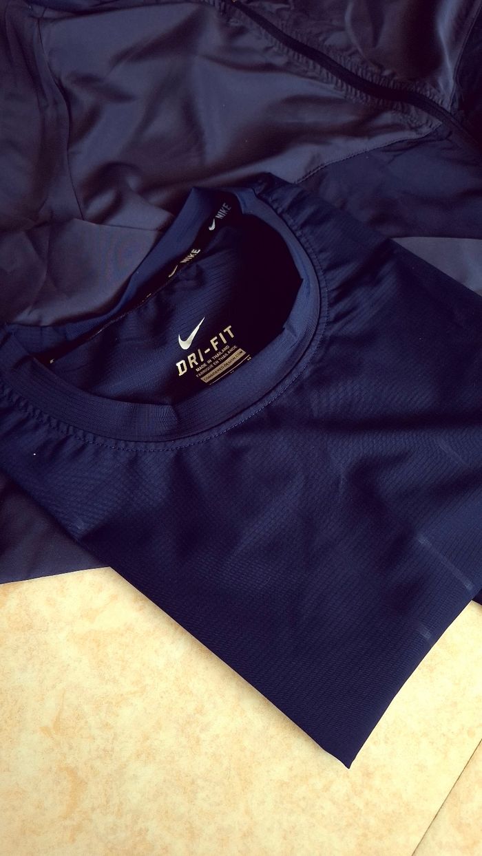 Ensemble Nike Running Homme Taille M – Veste, T-shirt & Short Bleu - photo numéro 2