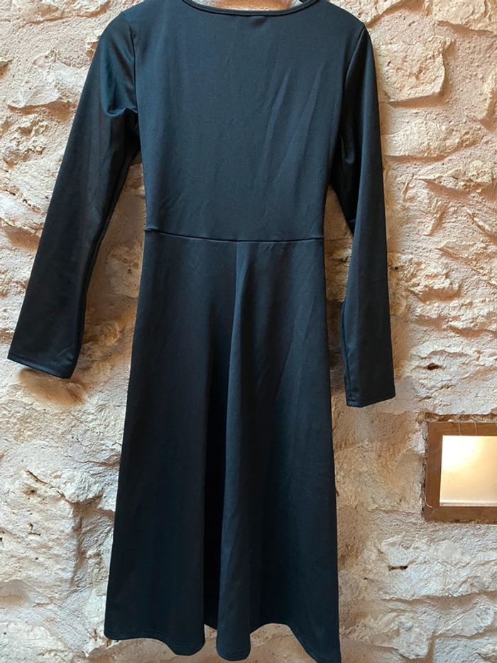 Jolie robe noire et rouge, manches longues. - photo numéro 6