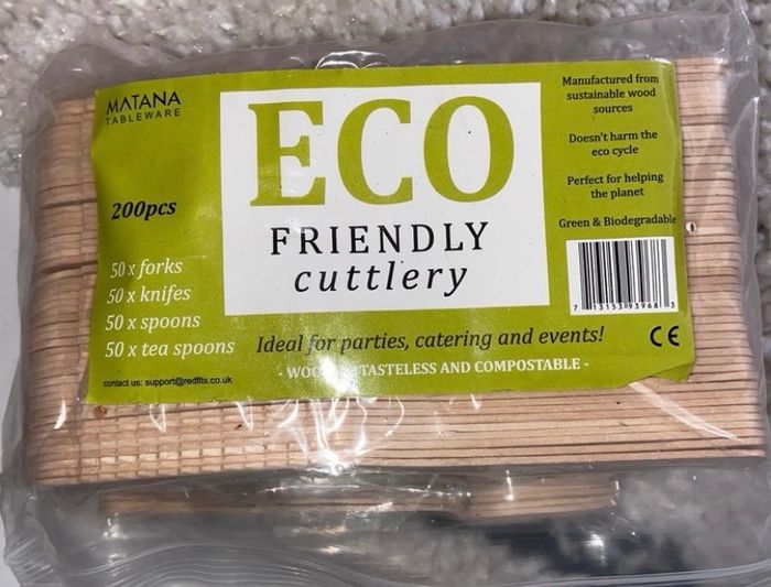 Lot couvert en bois x50 et assiette blanche plastique x35 neuf - photo numéro 2