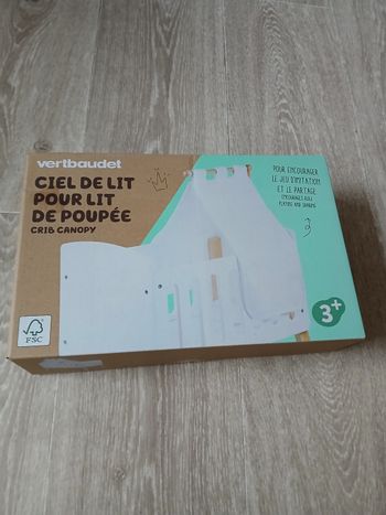 Jouet ciel de lit de poupon neuf en bois