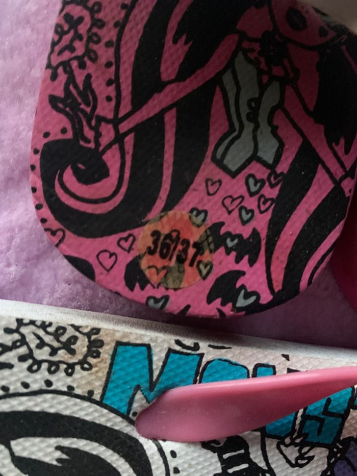 Lot de 2 paires de Tong monster high taille 36/37 , neuve - photo numéro 2