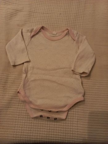 Body coton orné de cœurs coton 3 a 6 mois
