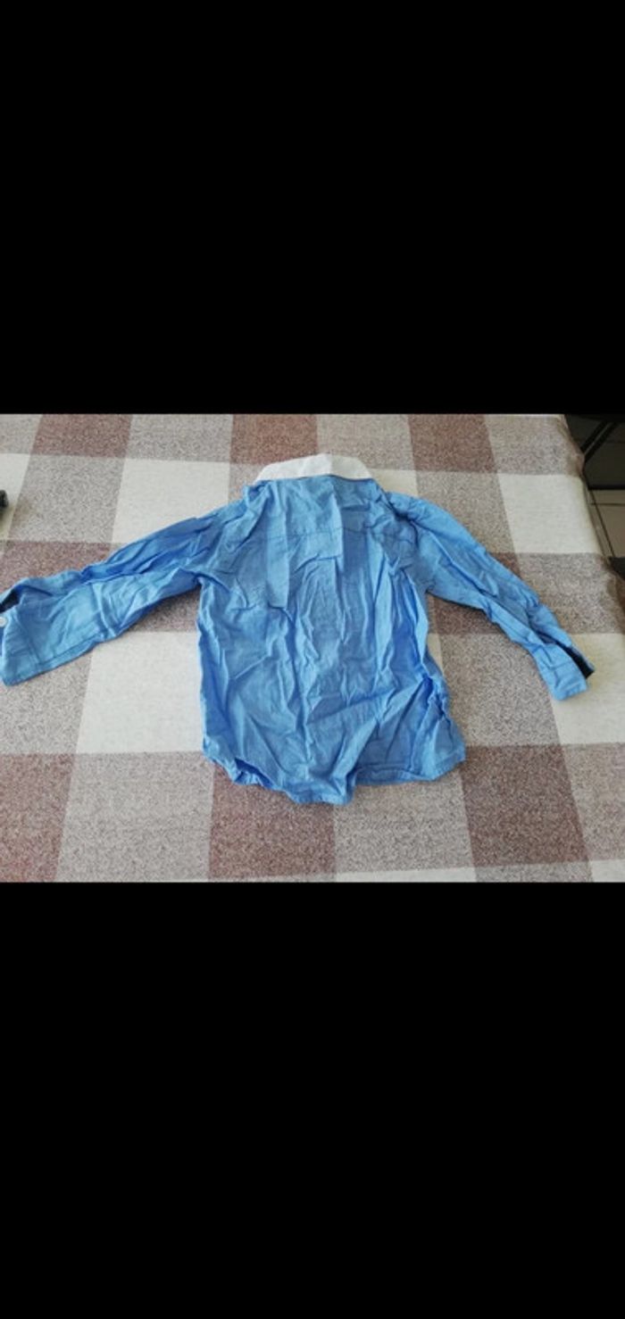 Chemise 92 cm bleue manches longues avec col blanc et noeud papillon gris C&A - photo numéro 3