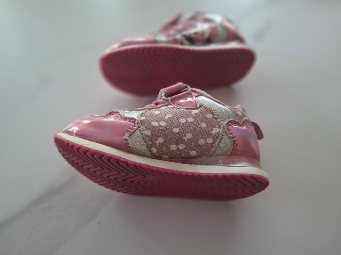 Baskets Minnie lumineuses fille - Taille 22 en parfait état - photo numéro 3