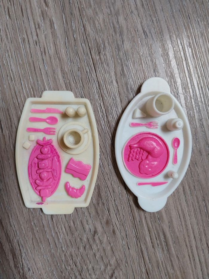 2 plateaux repas Barbie du set sun sensation Backyard party 1992
