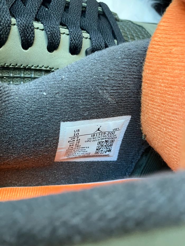 Jordan 4 retro OG undefeated 2025 44 - photo numéro 6