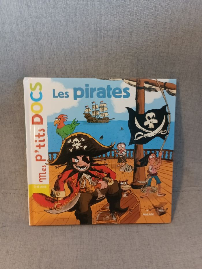 Livre p'tit docs les pirates