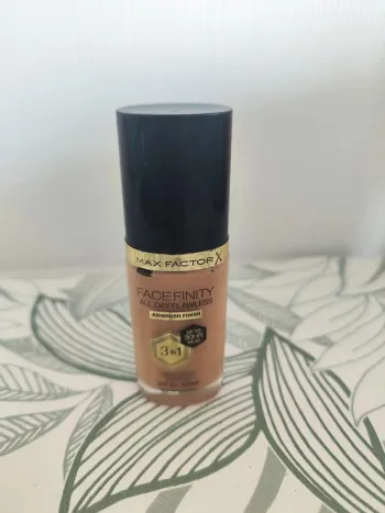 Max factory base de teint anti cernes et fond de teint w70 warm sand 30ml