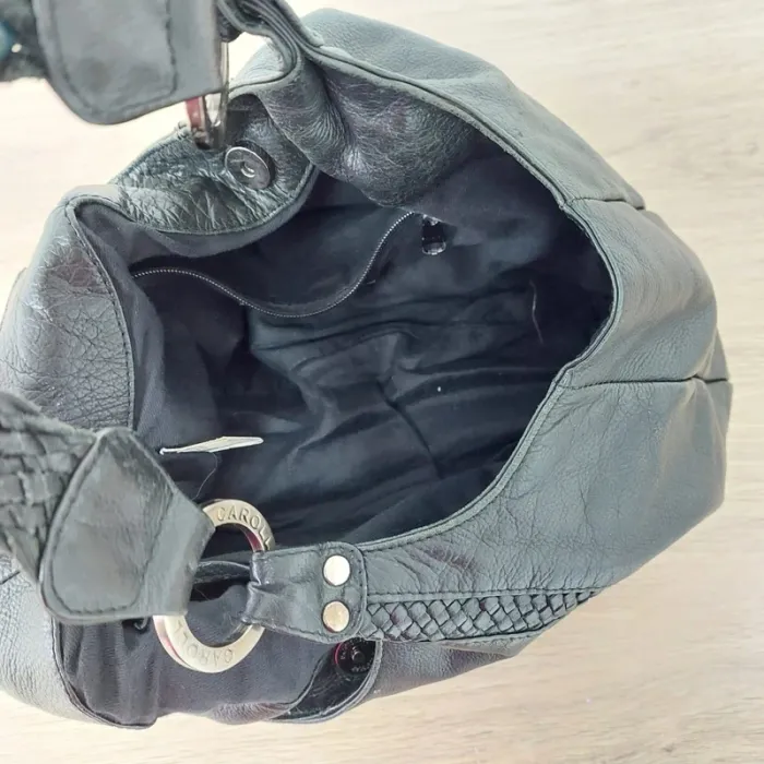 Sac porté épaule en cuir  Caroll, lanière en daim un peu abimé, 30x25cm - photo numéro 5