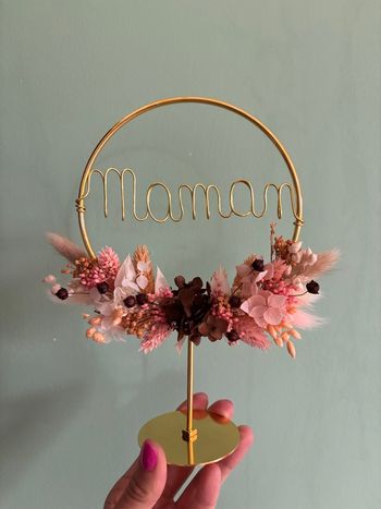 Couronne décorative sur pied "Maman" fête des mères