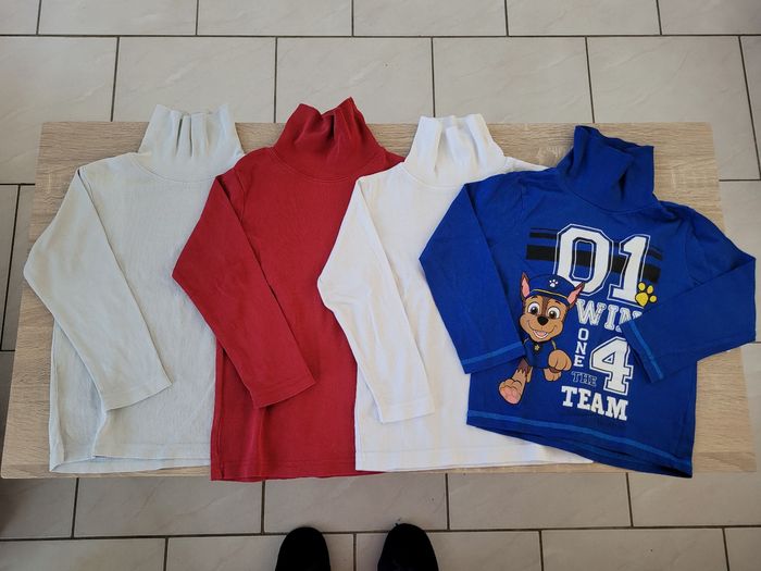 Lot de 4 sous-pulls garçon en 4 ans