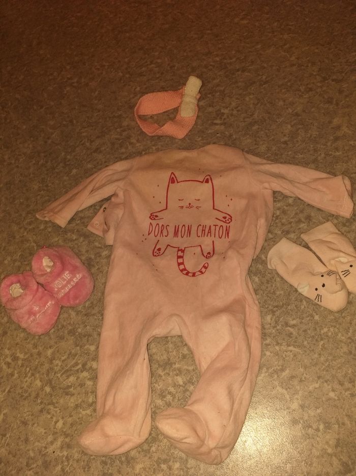 Lot vêtements bébé