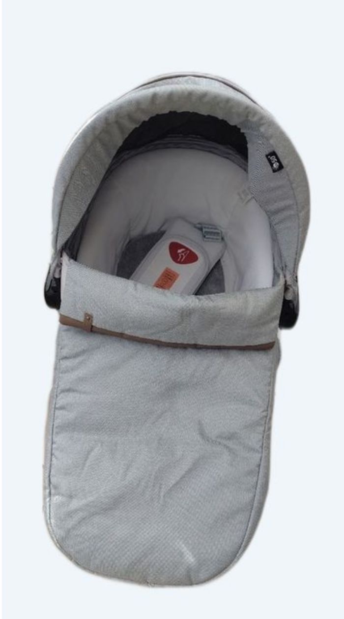 Poussette CHICCO Trio + base ISOFIX - photo numéro 4