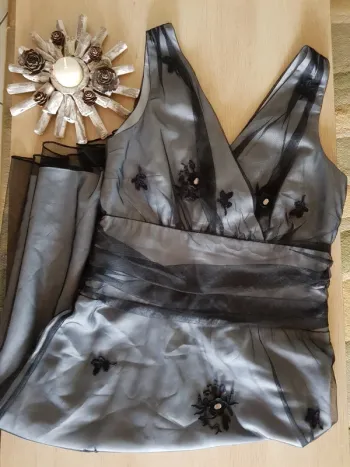 Robe de fête brodée 38