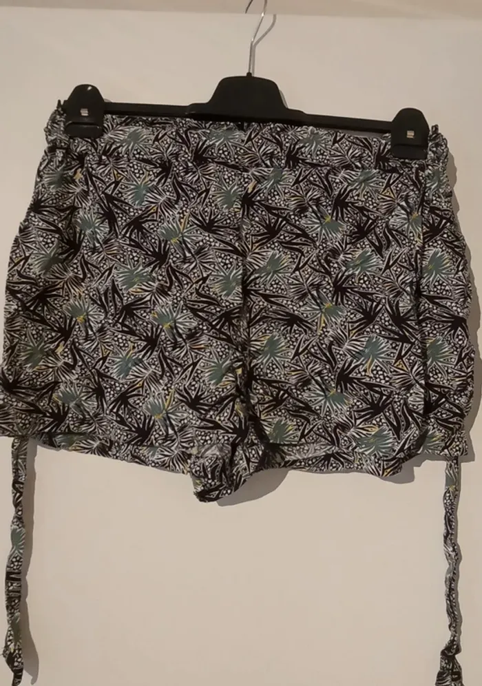 Short d été femme taille 40 HL