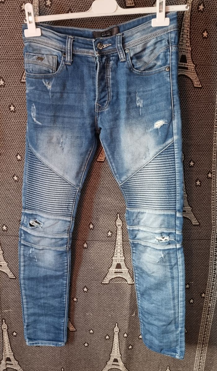 Jean bleu taille 28 comme neuf