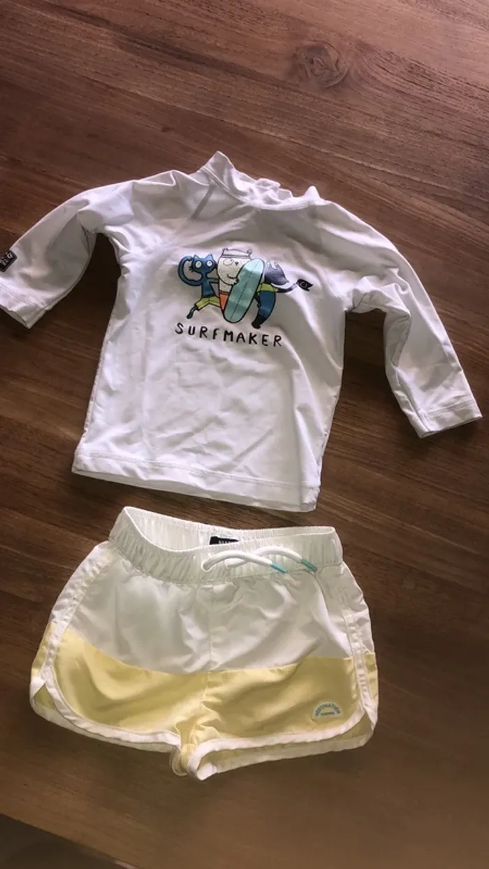 Haut de maillotà 18 mois+ bas de maillot 18 mois kiabi