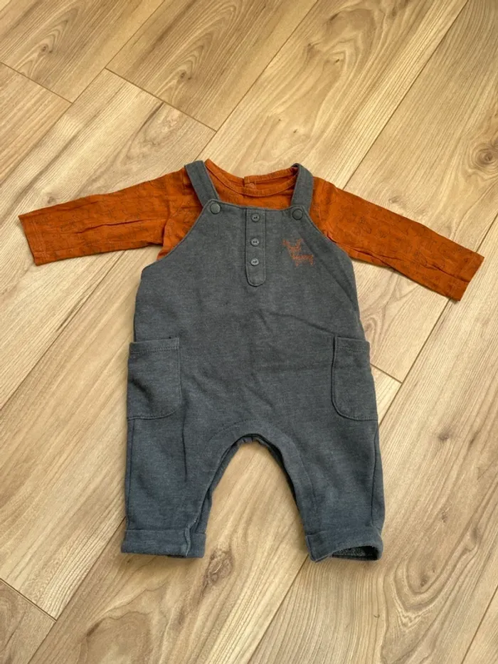 Ensemble salopette tee shirt taille 6mois