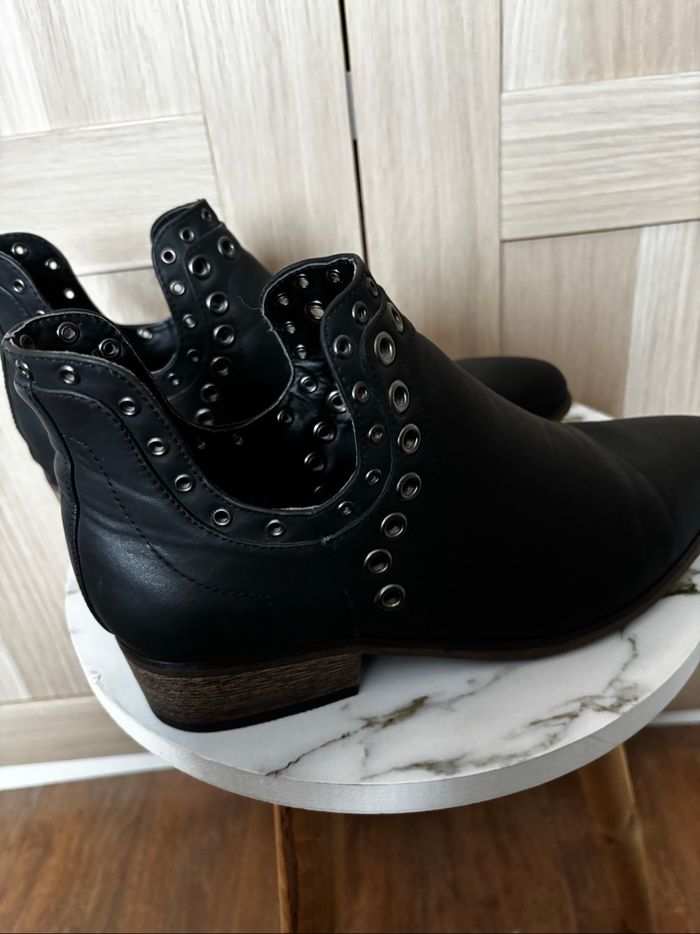 Bottines noires œillets GEMO t.39 - photo numéro 2