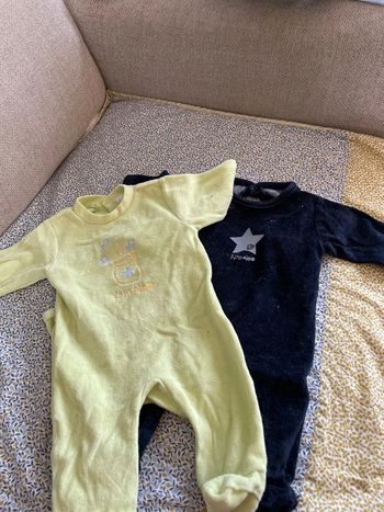 2 pyjamas velours kimbaloo 1 mois