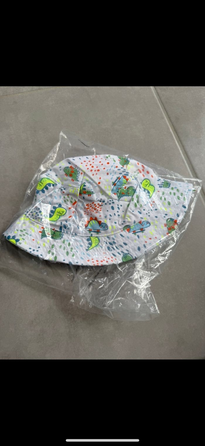 Chapeau / bob dinosaure 6/12 mois - photo numéro 9