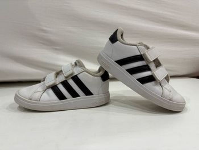 Baskets garçon adidas taille 26