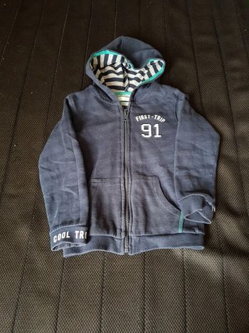 Veste à capuche 04 ans