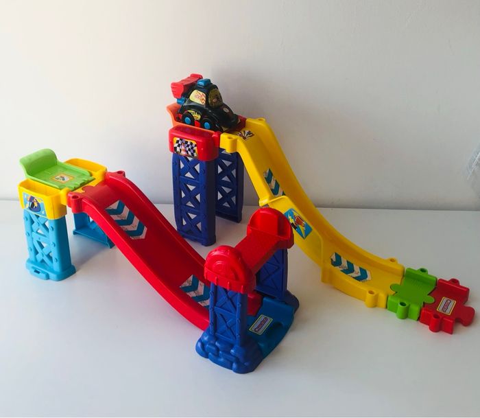 Toboggans Cascade de l’extrême Tut Tut Bolides avec un véhicule interactif Vtech - photo numéro 2